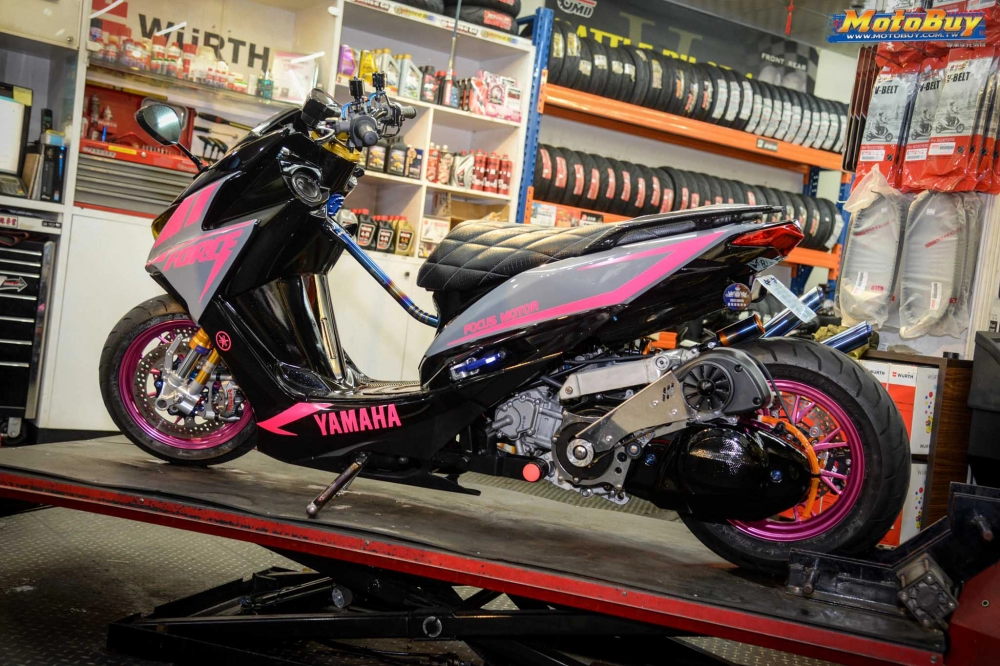 Yamaha force 155 độ với màn bức phá đầy ấn tượng của biker nước bạn