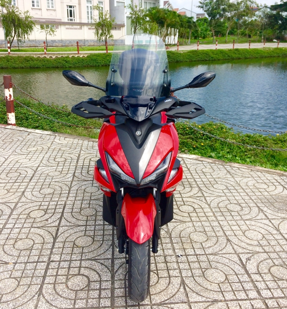 Yamaha nvx 125cc phong cách touring ở sài gòn