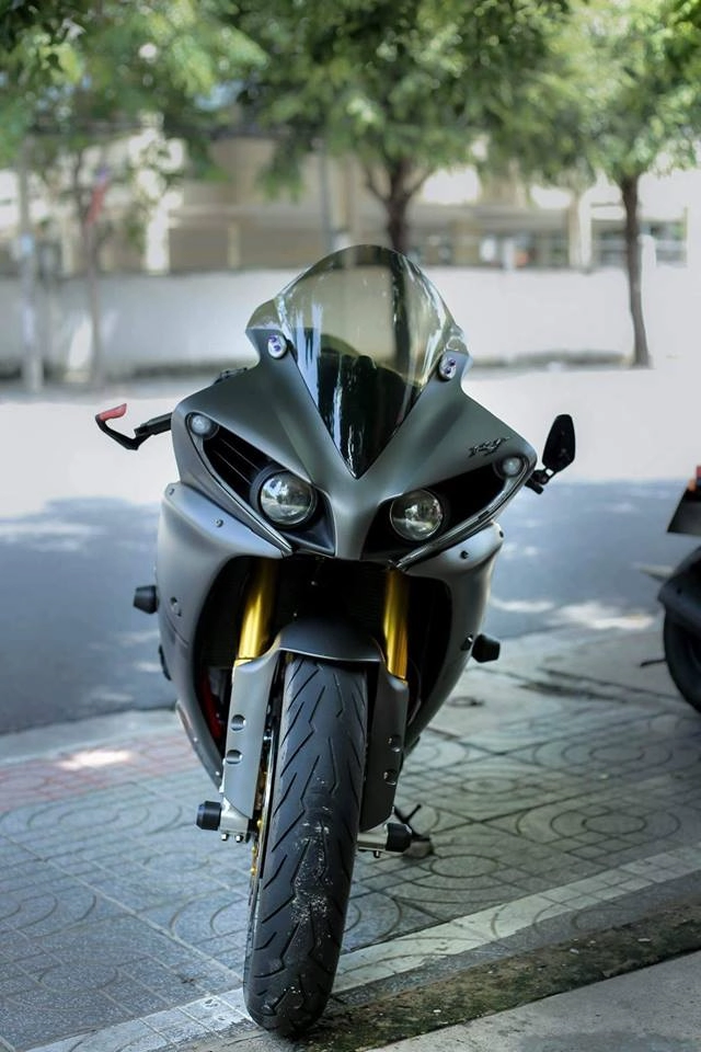 Yamaha r1 bản độ matte black ấn tượng trên đất việt