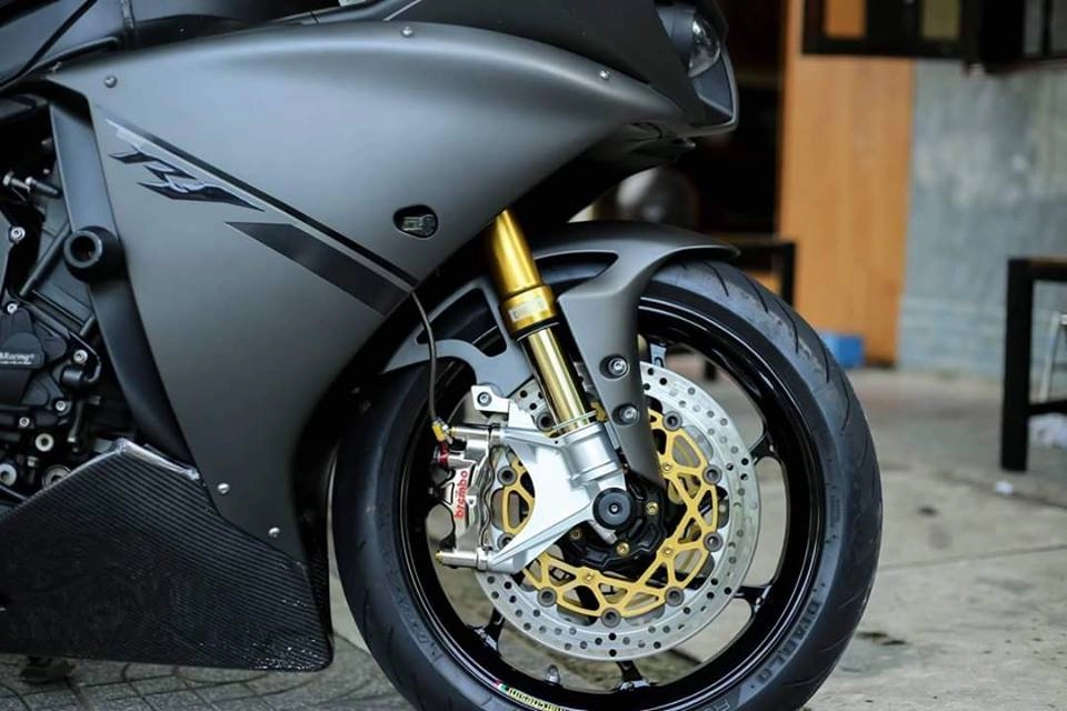 Yamaha r1 bản độ matte black ấn tượng trên đất việt