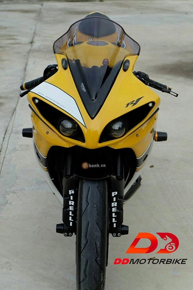 Yamaha r1 đầy kiêu sa khoe dáng trên đất thái