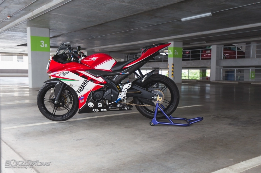 Yamaha r15 độ mang option đồ chơi đậm chất thể thao của biker thái