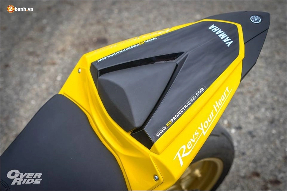 Yamaha r3 độ táo bạo nổi bật với bộ cánh sắc vàng tươi tắn