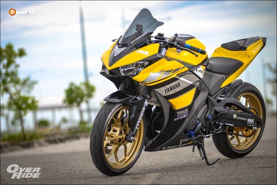 Yamaha r3 độ táo bạo nổi bật với bộ cánh sắc vàng tươi tắn