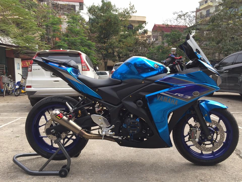 Yamaha r3 với bộ cánh xanh chrome đầy ấn tượng tại việt nam