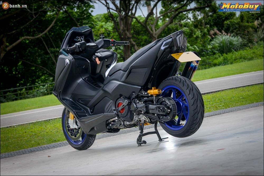 Yamaha tmax đẹp chói lòa từ dàn đồ chơi hạng nặng