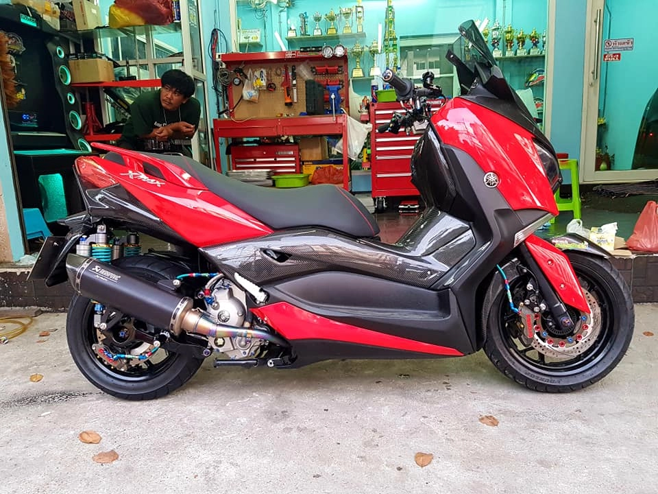 Yamaha x-max 300 rực rỡ với dàn đồ hiệu cao cấp