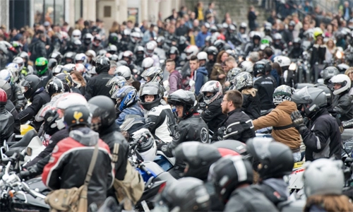  10000 môtô tràn vào paris 