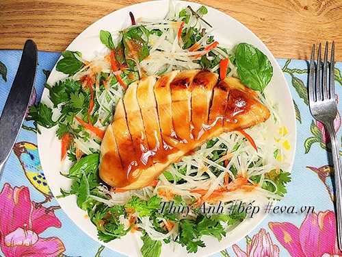 5 món salad gà giúp giảm mỡ thừa lấy lại vóc dáng cho chị em