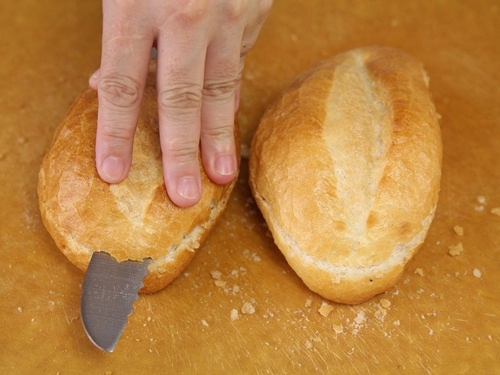 Bánh mì kẹp thịt đơn giản mà ngon