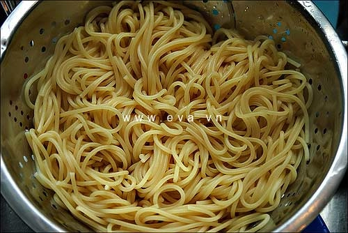 Bánh spaghetti kiểu ý thơm ngon