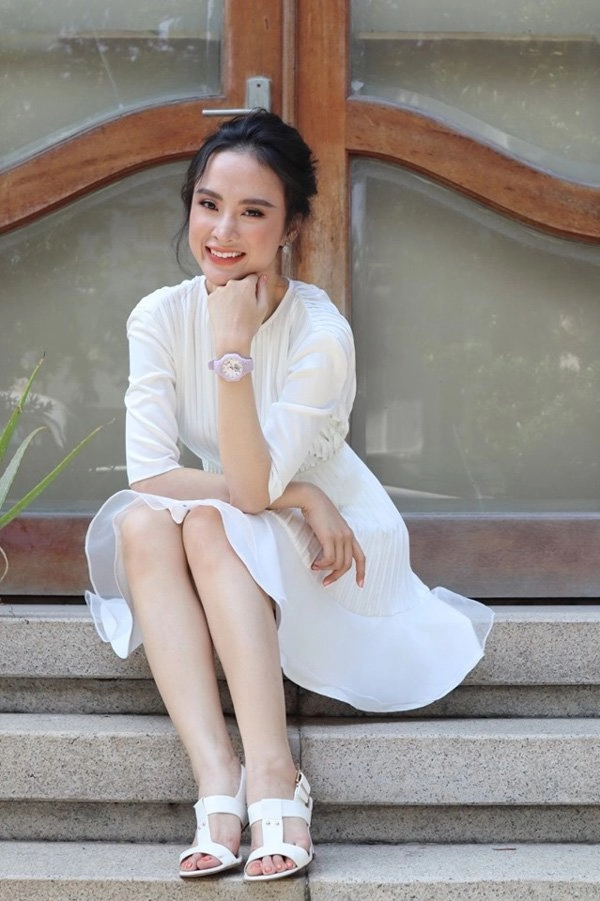 Bất ngờ khoe hình ảnh gợi cảm phải chăng angela phương trinh sắp trở lại showbiz