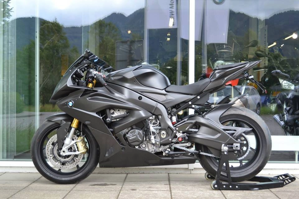 Bmw s1000rr 2015 độ chất chơi với phiên bản bóng đêm