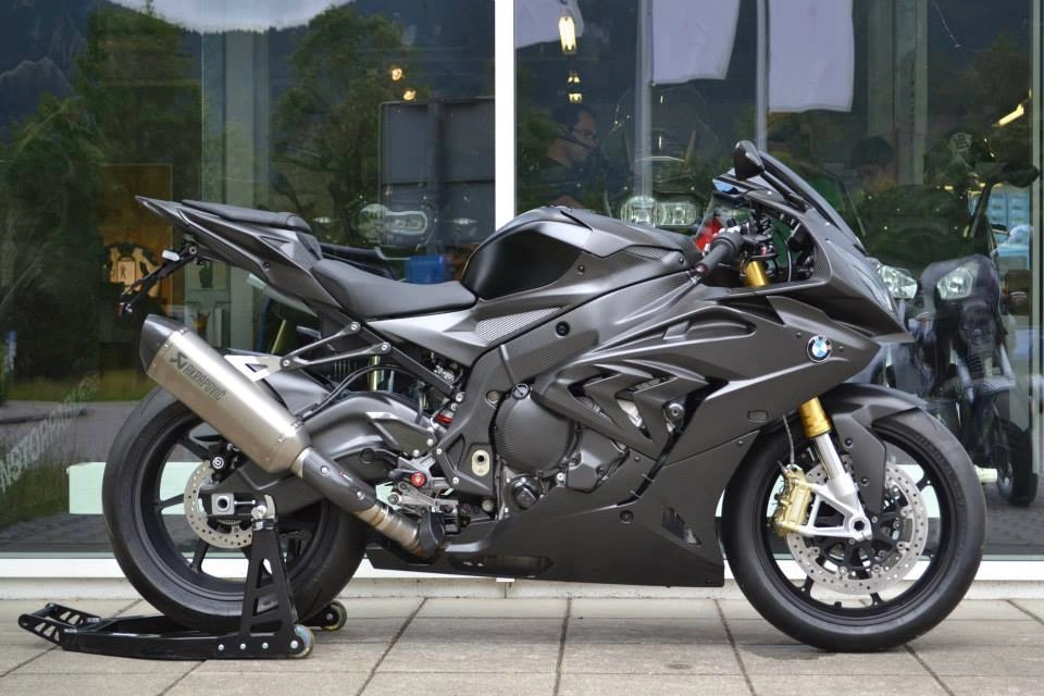 Bmw s1000rr 2015 độ chất chơi với phiên bản bóng đêm