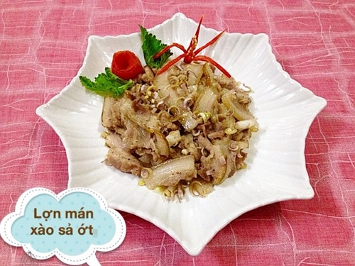 Bữa cơm chiều thơm ngon ấm áp