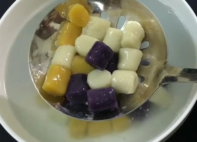 Cách nấu chè khoai dẻo cốt dừa thơm ngon khó cưỡng