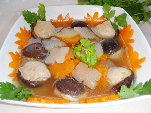 Canh mọc nấm hương quen nhưng vẫn ngon