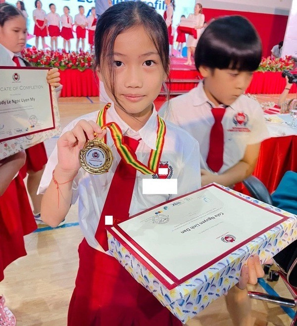 Con gái có biệt tài chỉ 1 trên thế giới của ốc thanh vân 9 tuổi đã cao phổng trồng chuối điêu luyện