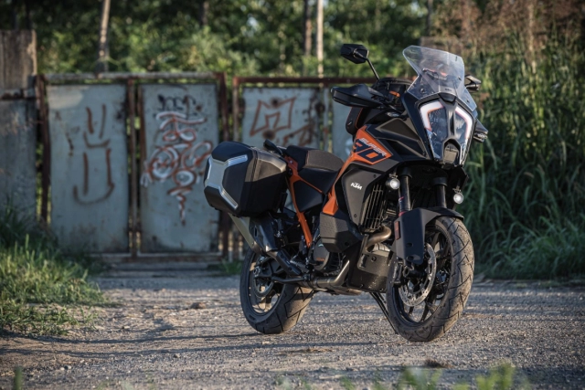 Điểm mới về tính năng kết nối trên ktm 1290 super adventure 2023