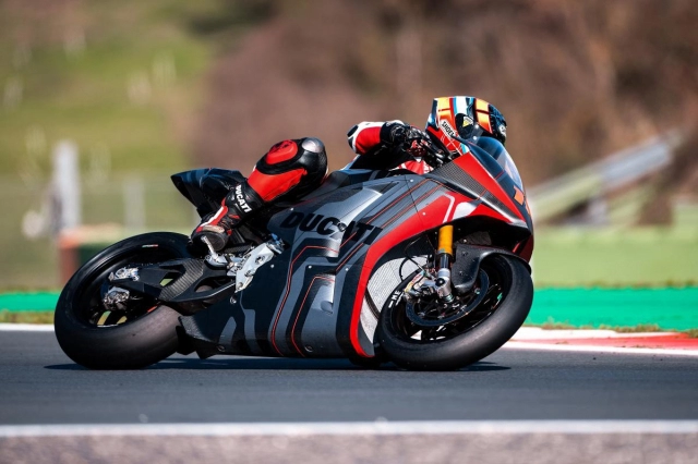 Ducati chính thức bắt đầu sản xuất xe đua v21l motoe