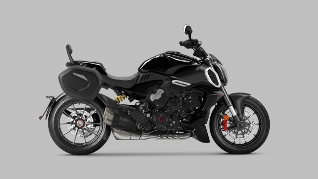 Ducati diavel v4 2023 mới với cấu hình maxium có giá hơn 1 tỷ đồng