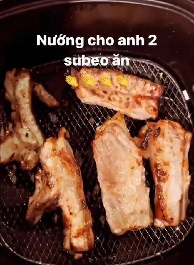 Hồ ngọc hà lần đầu khoe làm bánh cho con trai subeo