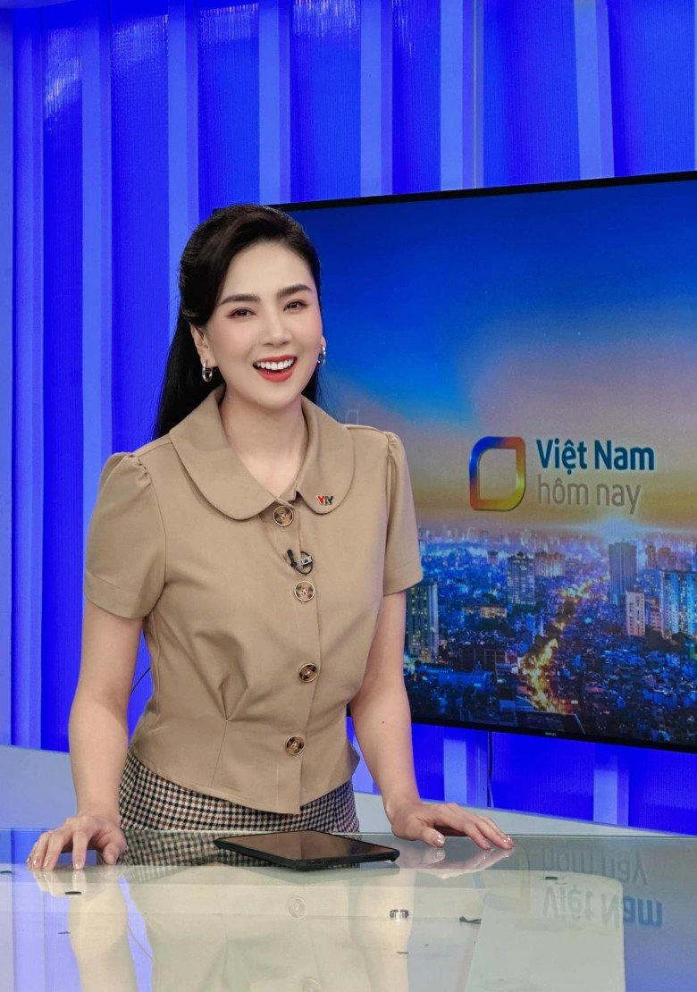 hoa khôi vtv khoe mẹ ngày 83 nhan sắc ngọc nữ vạn người mê được bảo chứng bởi nguồn gen xịn