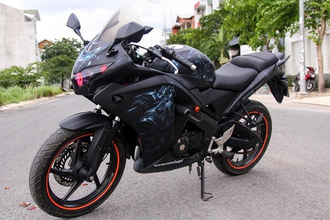 Honda cbr150 sơn đấu với hình ảnh 3d bí ẩn