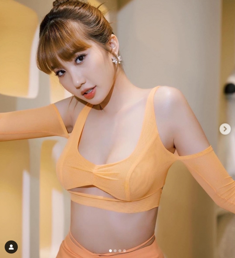 Hot girl 18 tuổi lấy chồng thiếu gia cao lãnh quá khứ ăn mặc bốc lửa ngắm ảnh hiện tại mới bất ngờ