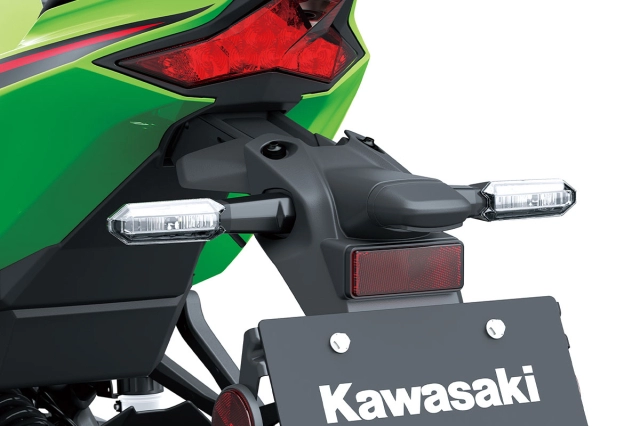 Kawasaki ninja zx-25r 2023 chính thức ra mắt tại việt nam với giá bán tăng nhẹ
