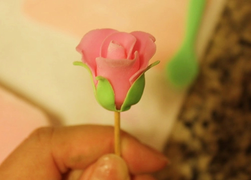 Khéo tay làm hoa hồng từ fondant