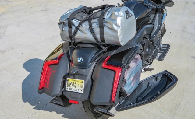 Làm thế nào để đóng đồ đạc lên xe mô tô một cách hợp lí