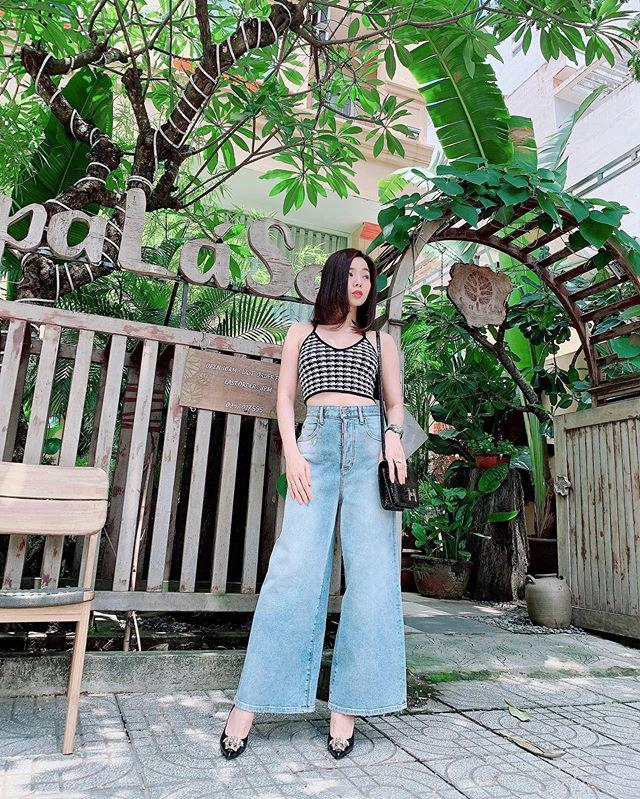 Lệ quyên u40 vẫn tự tin diện croptop áo hai dây đẹp mê ly chẳng khác gì gái 20