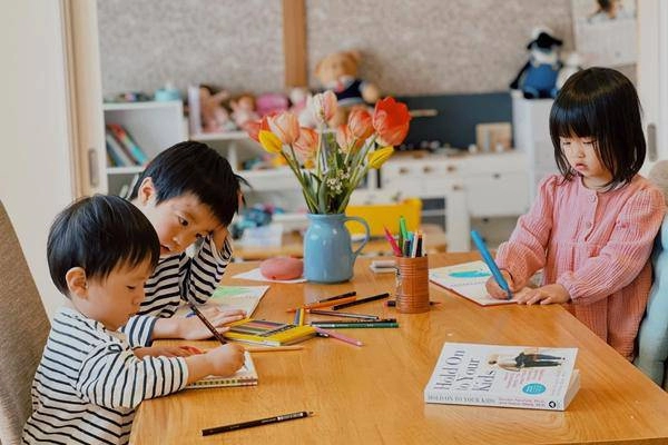 Mẹ việt chia sẻ cách dạy 3 con theo phương pháp giáo dục sớm từ cảm xúc dưới góc nhìn của người làm giáo dục nhật bản