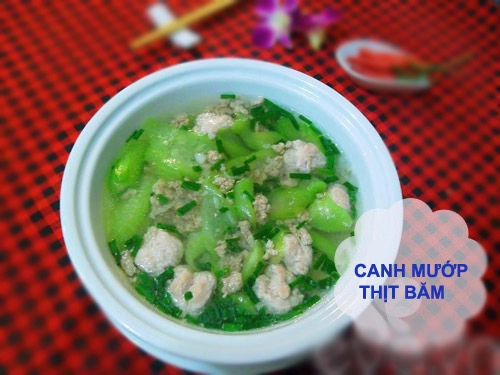 Mực nhồi hình nải chuối canh mướp ngon cơm chiều