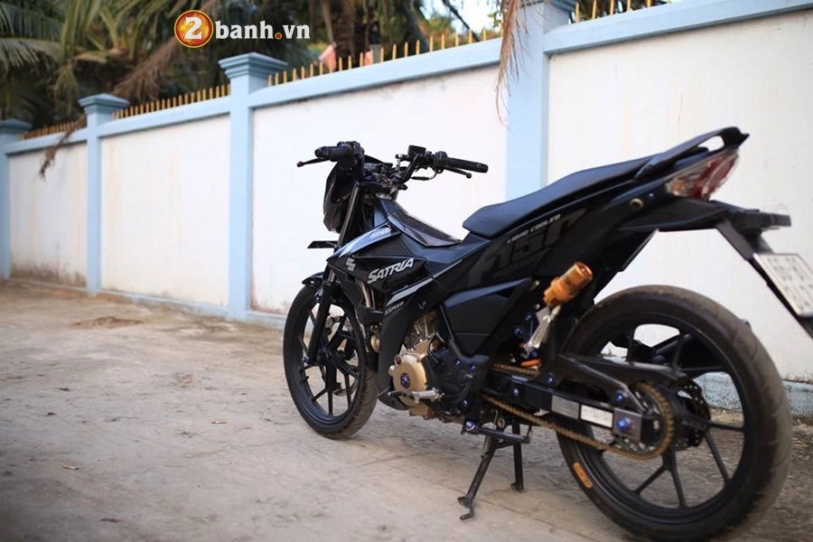 Satria 150 fi độ xinh xắn với dàn ốc proti nằm dọc cơ thể