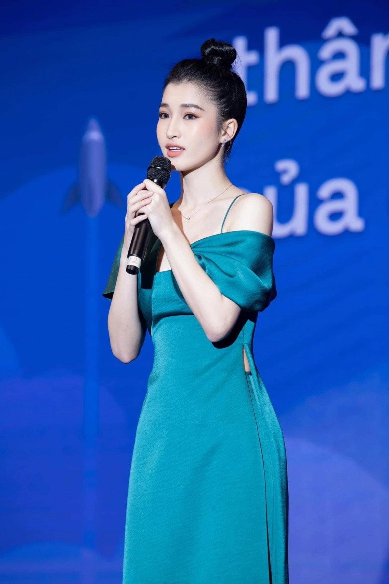 Thí sinh có vòng eo nhỏ nhất miss world việt nam 2022 thích diện đầm 2 dây