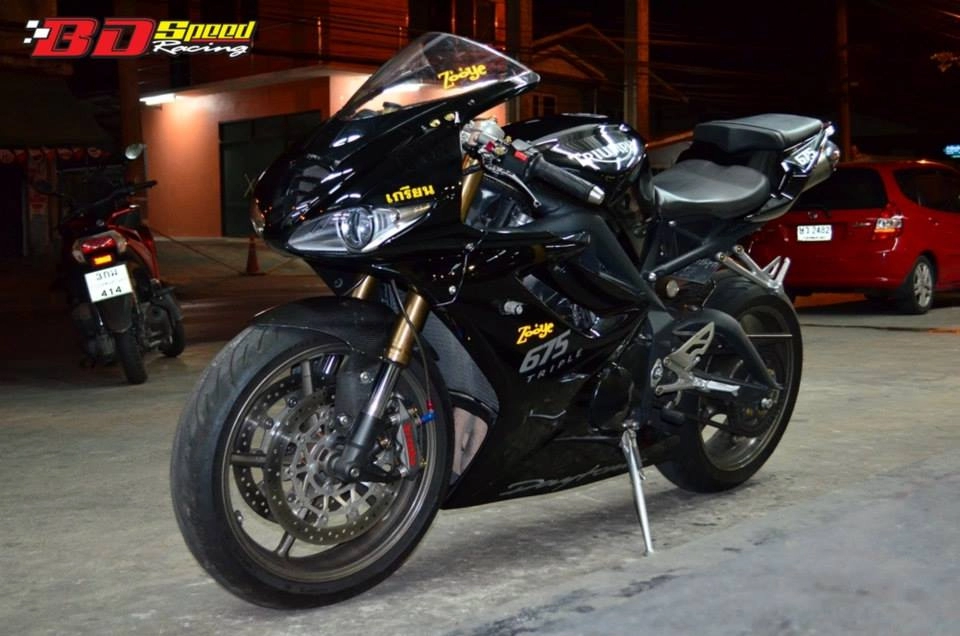 Triumph daytona 675 độ phong cách tại thái lan