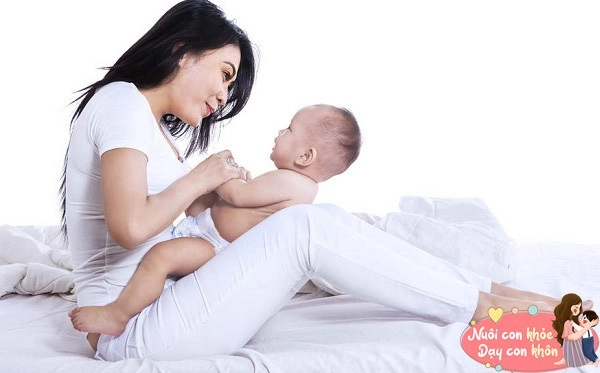 Trò chơi vận động cho trẻ cho trẻ 11 tháng tuổi con nhanh biết nói tập đi cứng cáp