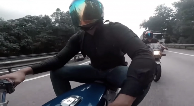 Truy tìm biker siêu nhân singapore thể hiện trên đường phố malaysia