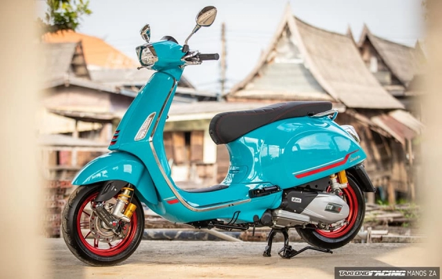 Vespa sprint trở nên đẳng cấp hơn nhờ có hệ thống đèn tín hiệu 3 trong 1