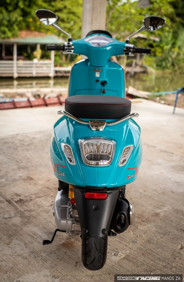 Vespa sprint trở nên đẳng cấp hơn nhờ có hệ thống đèn tín hiệu 3 trong 1