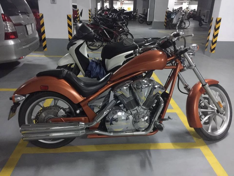 Bán honda fury 1300 chopper xe đi rất ít còn như mới