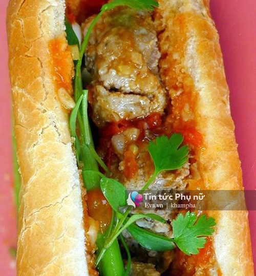 Bánh mì xíu mại nhân homemade ăn 1 lại muốn thêm 2