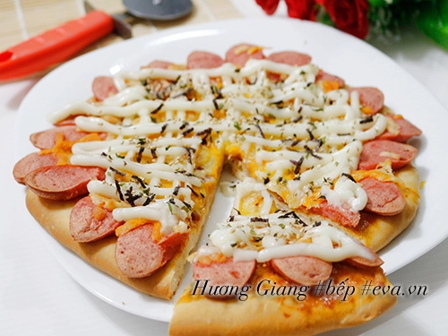 Bánh pizza xúc xích giăm bông tuyệt ngon