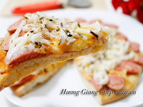 Bánh pizza xúc xích giăm bông tuyệt ngon