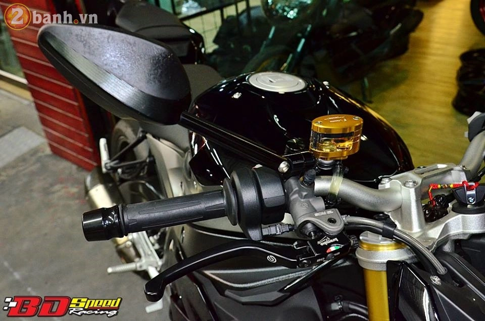 Bmw s1000r trong bản độ nhẹ nhàng nhưng đầy kích thích của người thái