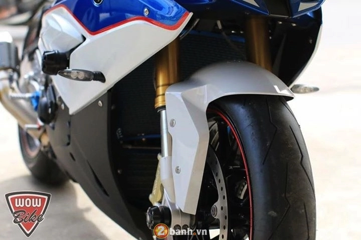 Bmw s1000rr ấn tượng hơn với gói đồ chơi hàng hiệu