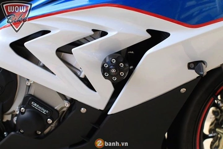 Bmw s1000rr ấn tượng hơn với gói đồ chơi hàng hiệu