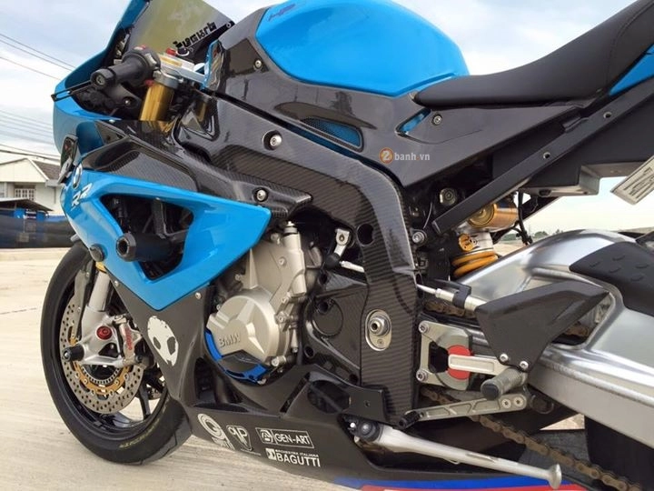 Bmw s1000rr đầy ấn tượng với dàn ngoại công hàng hiệu